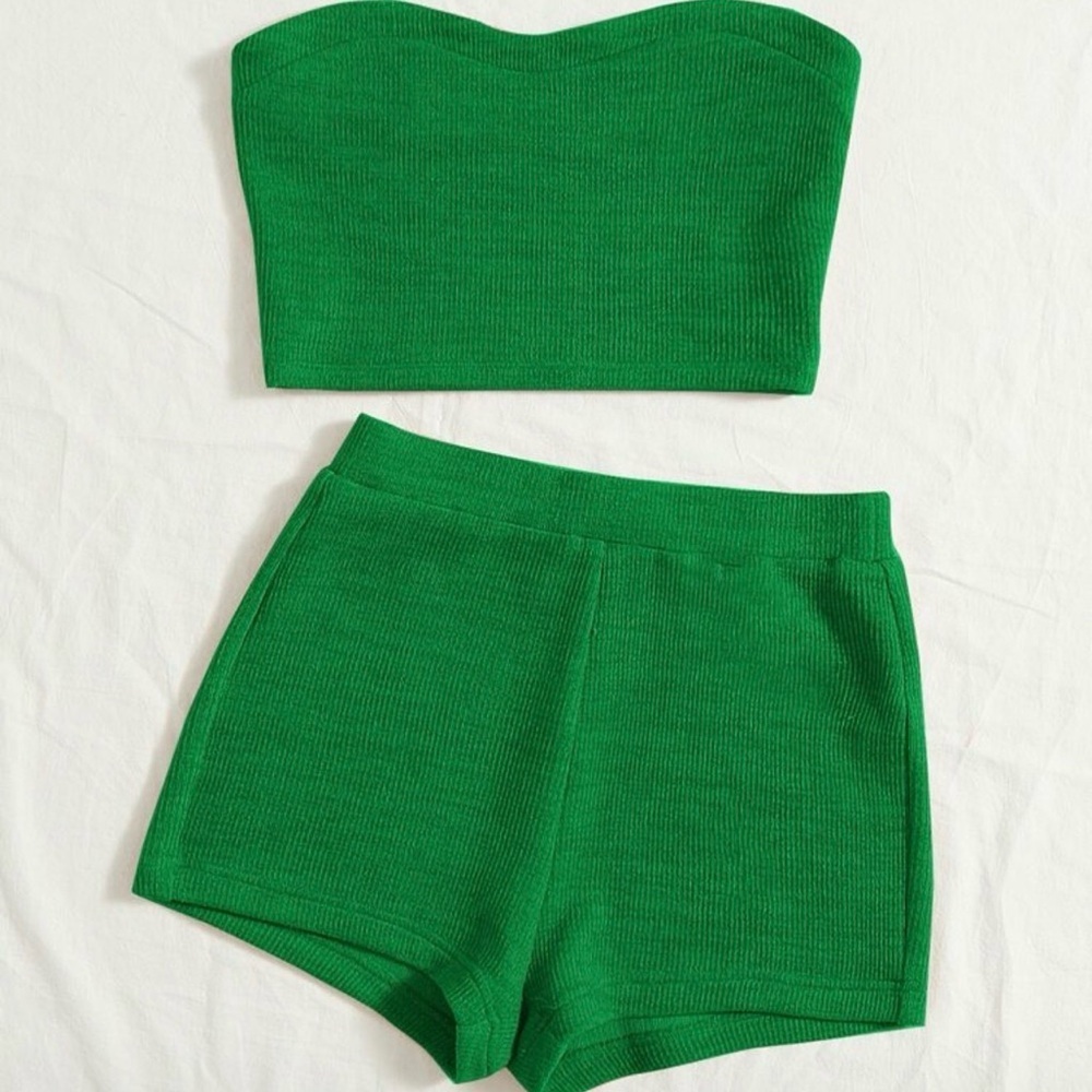 Green Lounge Set - Picture 3 of 3